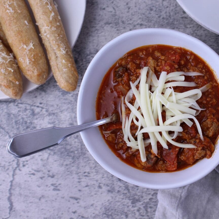 pizza chili with mozzarella on top